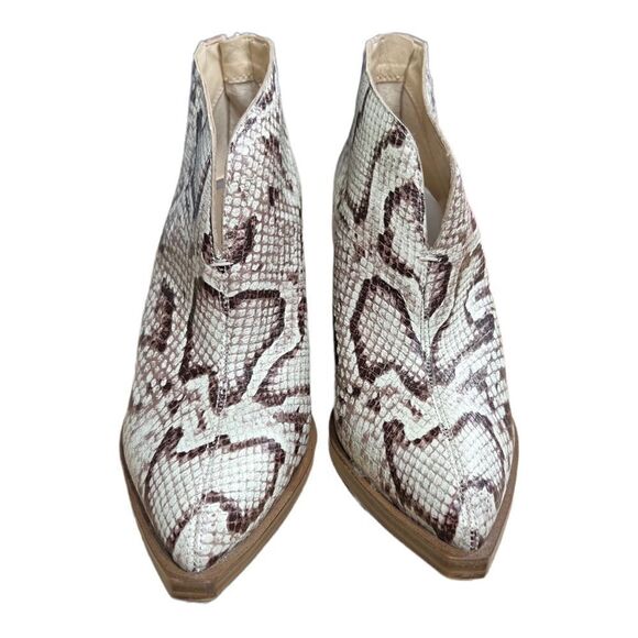 Vince Camuto Ginsel Snake Print Leather Booties Size 7 Women's Pointed Toe - Picture 2 of 8